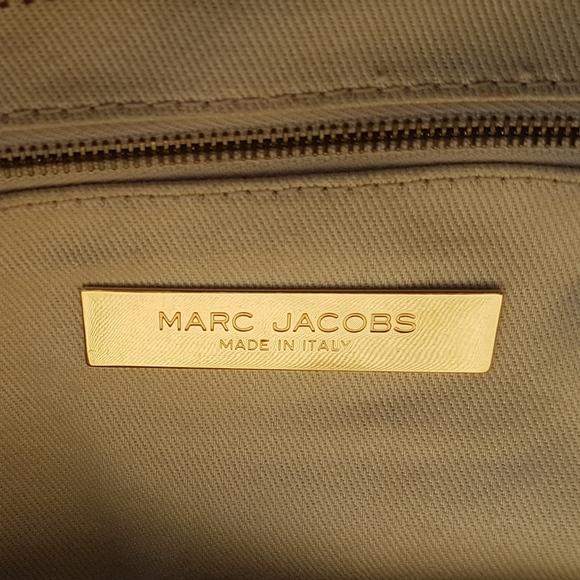 💄TAKE IT SALE💋 Marc Jacobs Quilted Bowler Taupe - Picture 5 of 6